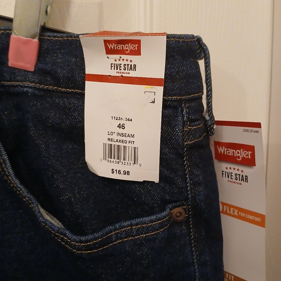 NWT Wrangler Flex Relaxed Fit Men's Shorts Size 46 Dark Wash - Picture 4 of 7